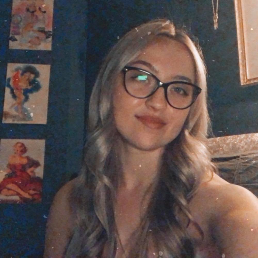 Meet your Posher, Angela